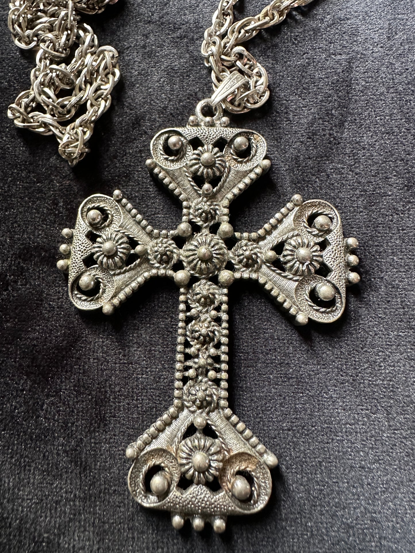 Vintage Sarah Coventry Cross Pendant & Necklace