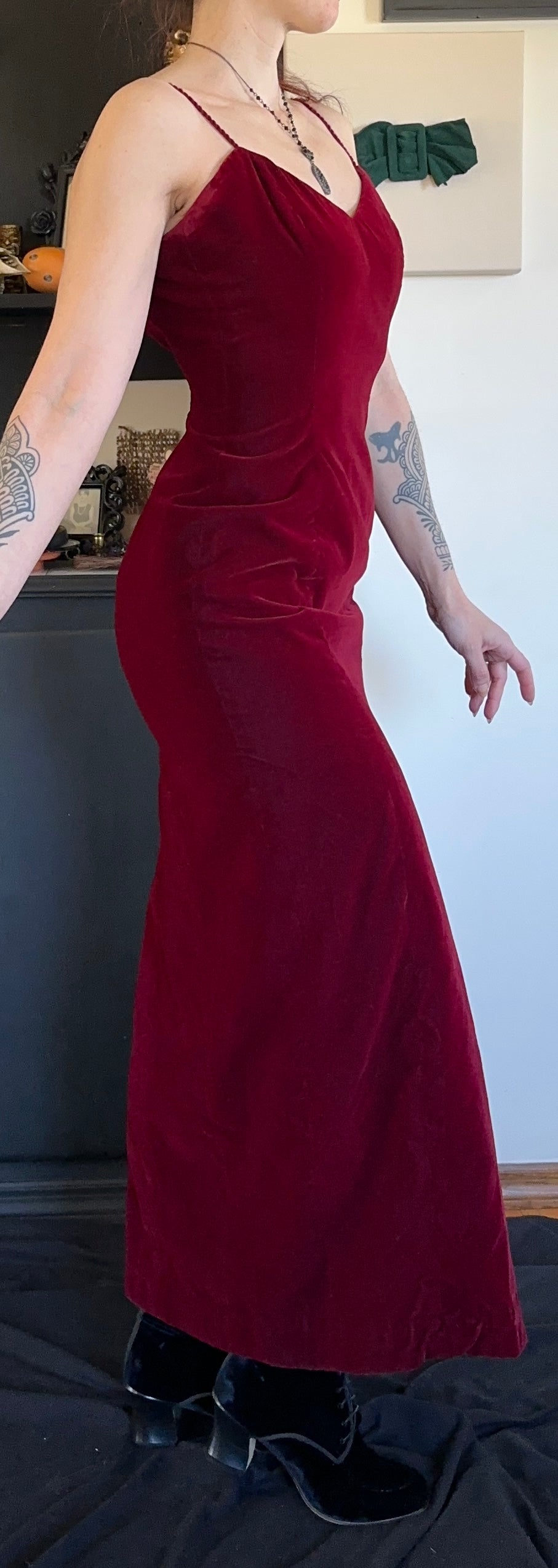 Red Velvet Gothic Gown SZ 0-2