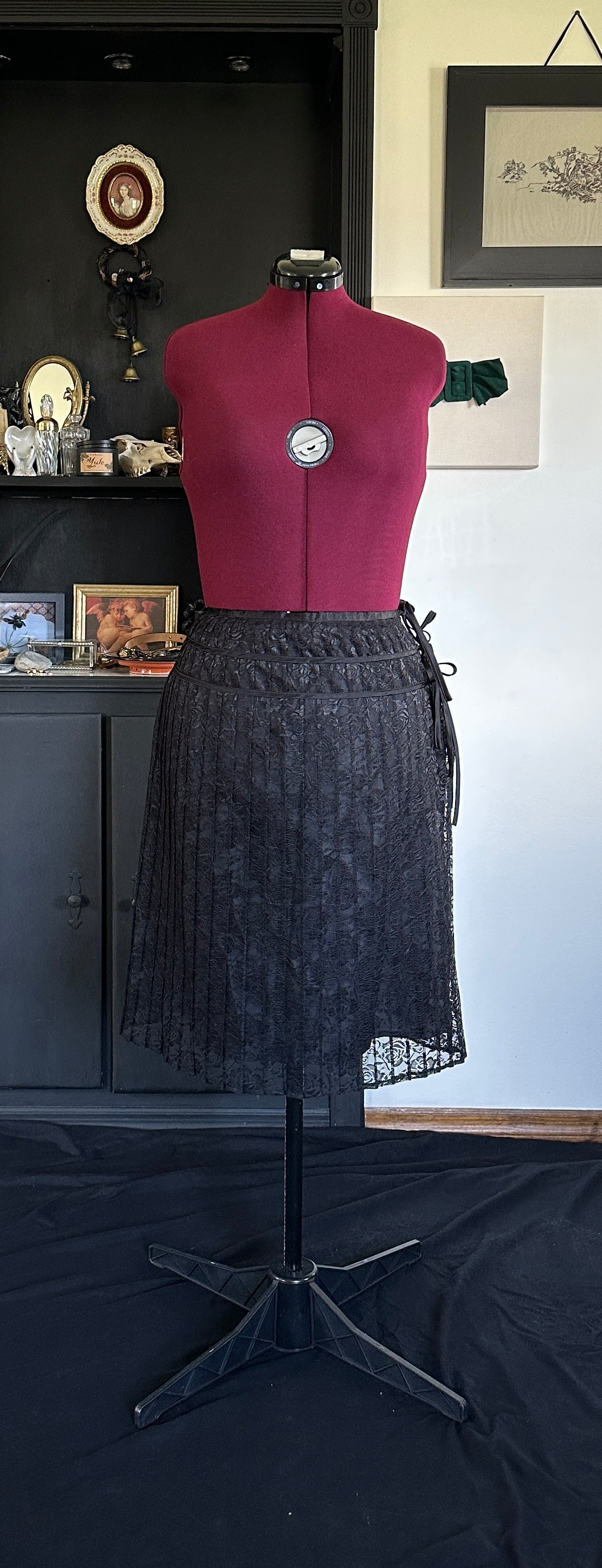 Soft Goth Lace Skirt SZ 14