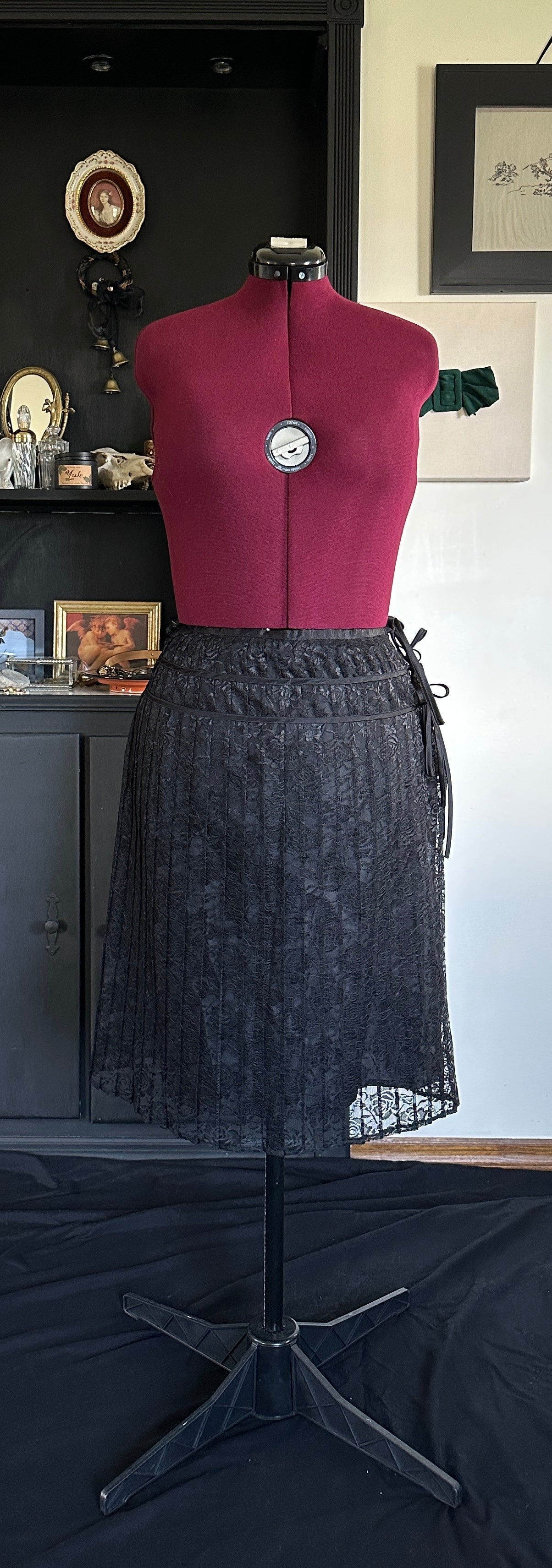 Soft Goth Lace Skirt SZ 14