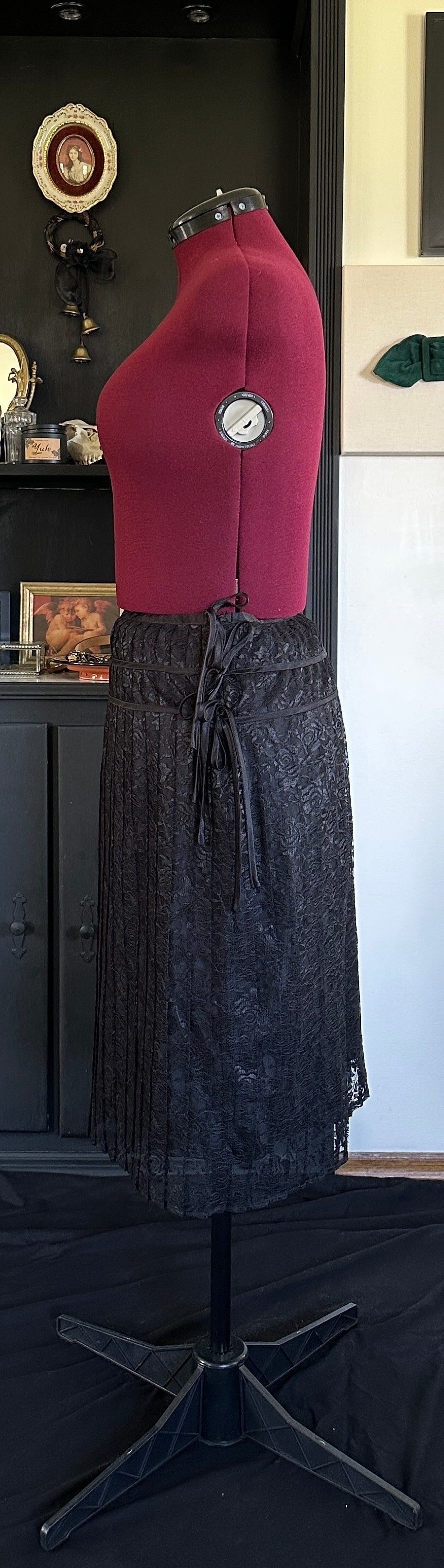 Soft Goth Lace Skirt SZ 14