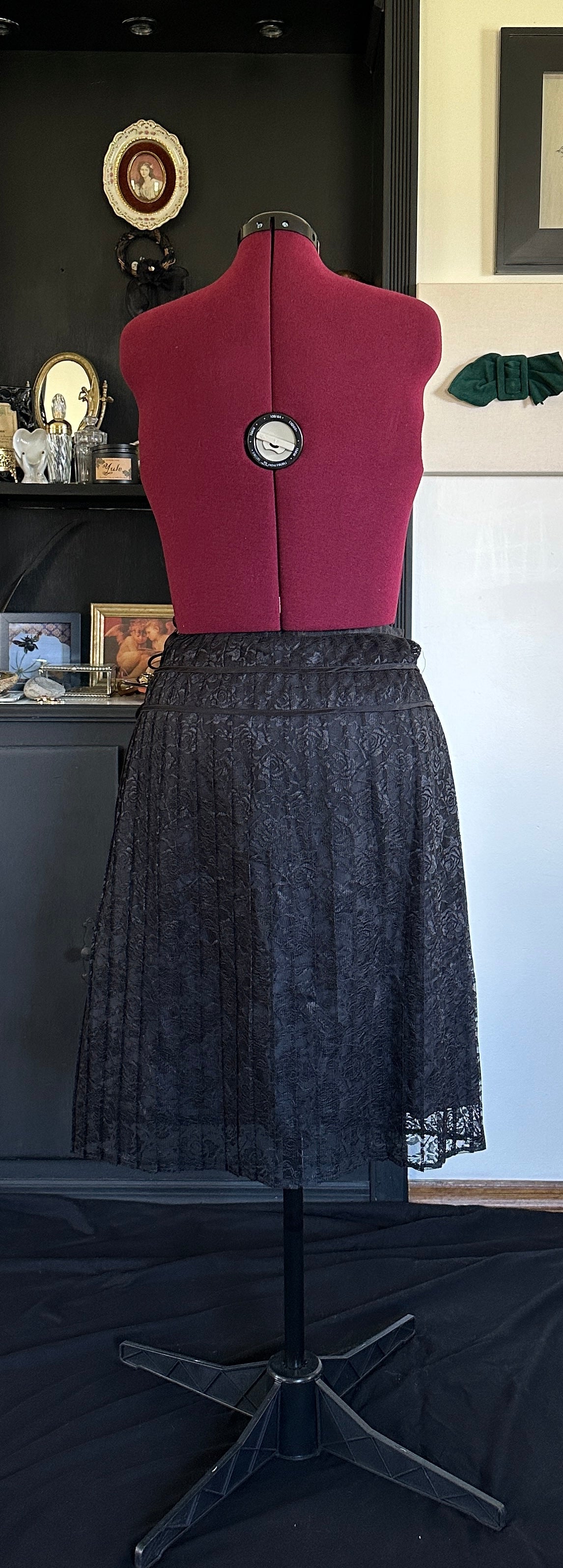 Soft Goth Lace Skirt SZ 14