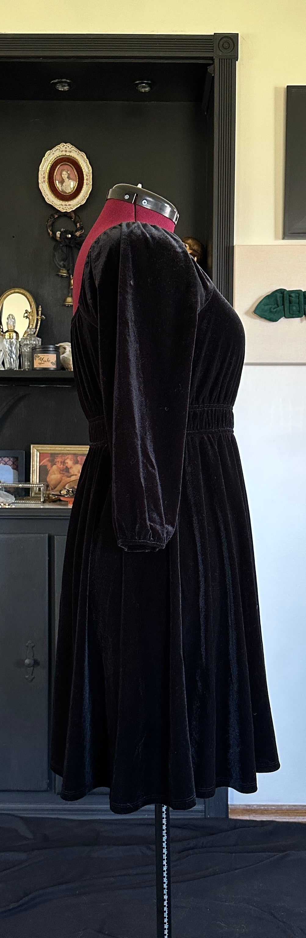 Velvet Milk Maid Dress L