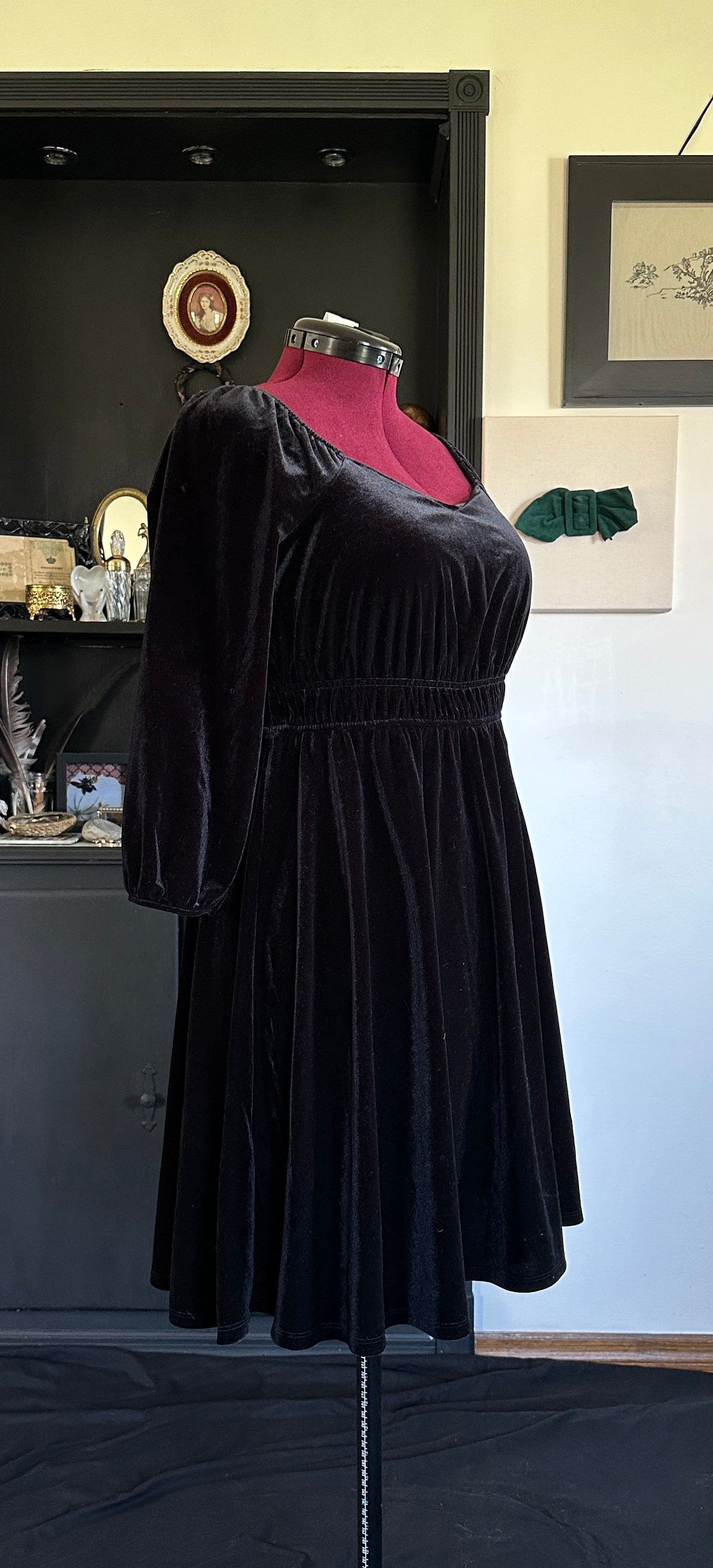 Velvet Milk Maid Dress L