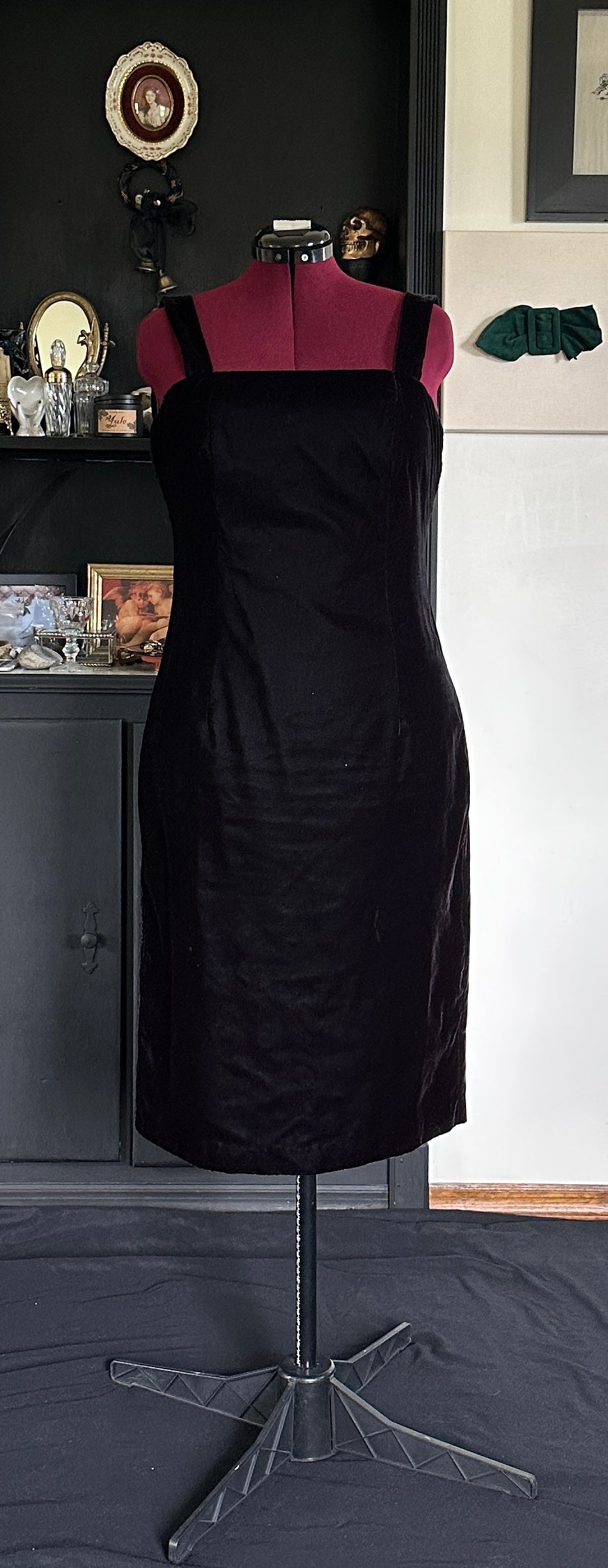Vintage Velvet Goth Sheath Dress SZ 8