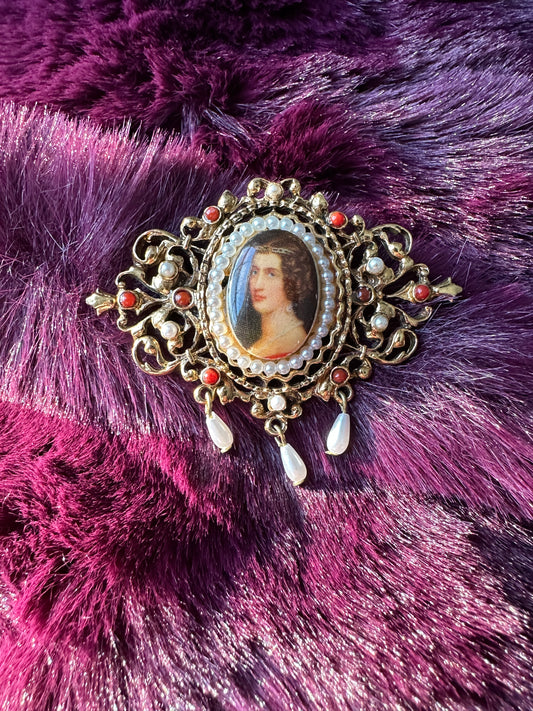 Arthur Pepper Portrait Cameo Pin