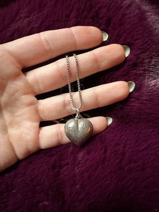 90s Silver Heart Necklace